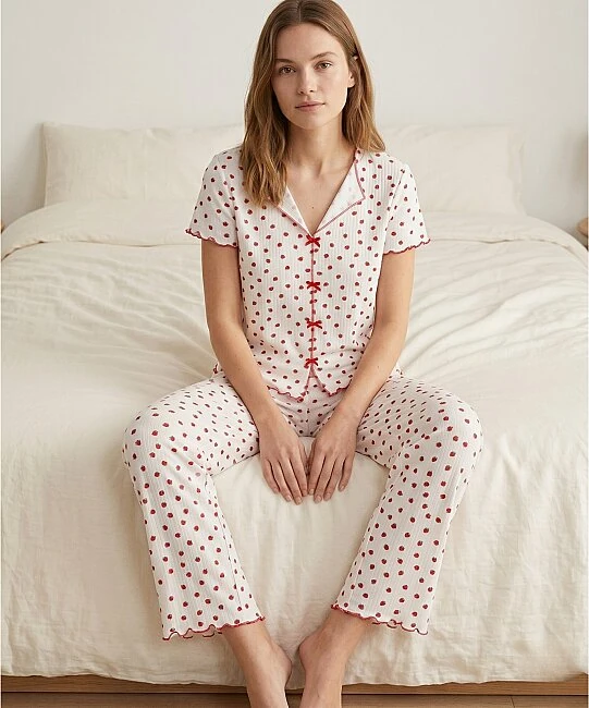 Alaçatı Kısa Kol Desenli Pijama Takımı - ÇİLEKLİ