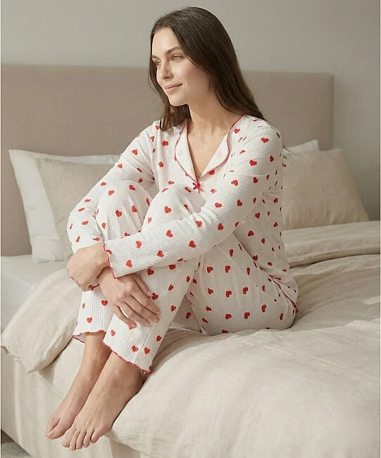 Alaçatı Uzun Kol Desenli Pijama Takımı - KIRMIZI KALP (1)